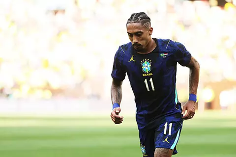 رافينيا: الجميع يخشى الإصابة قبل كأس العالم.. وحزين لما حدث لويسلي